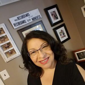 Meet your Posher, Estela